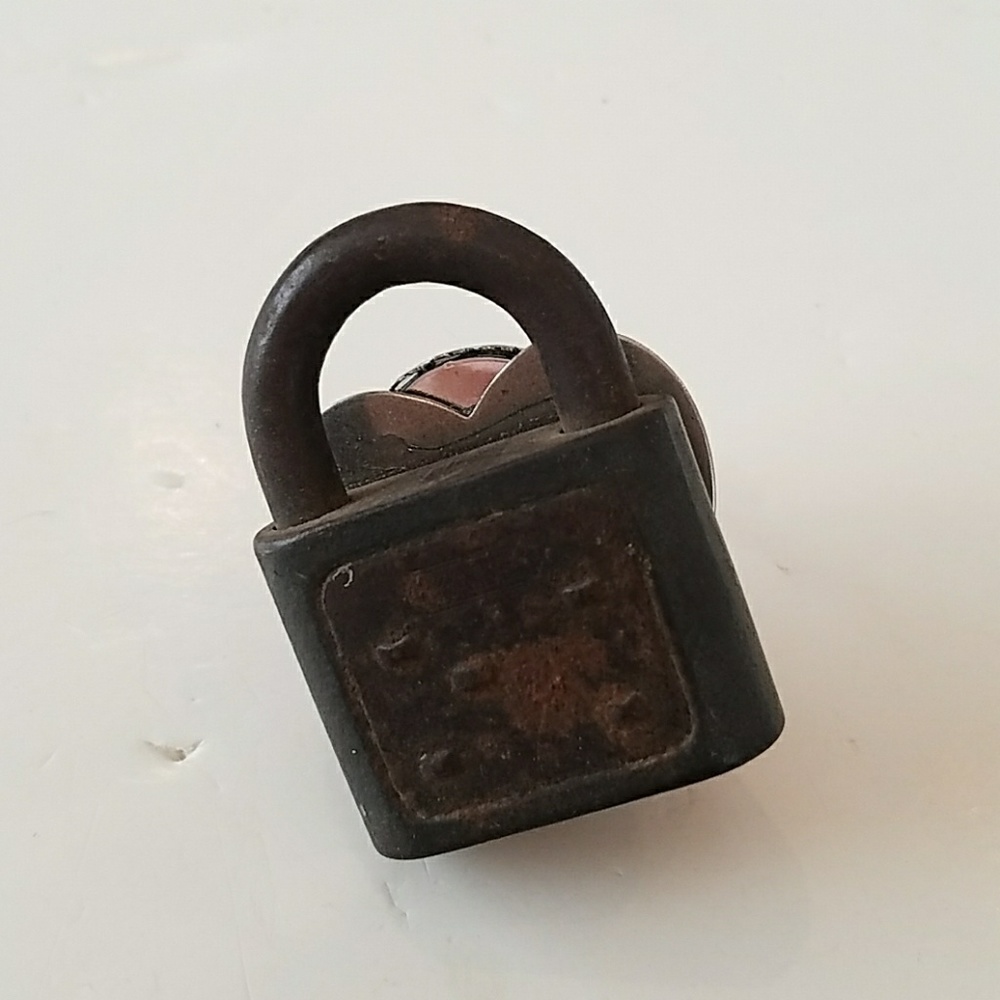 GASOLINE GLAMOUR ANTIQUE LOCK RING RUSTY - Picture 2 of 4